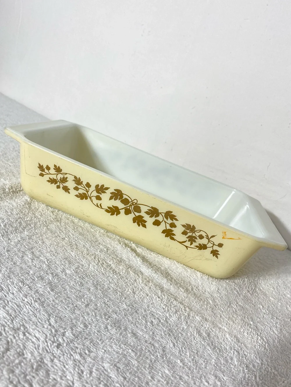 Vintage 1960–1963 PYREX Golden Acorn #575-B 2 Quart Space Saver Baking Dish - Picture 8 of 16